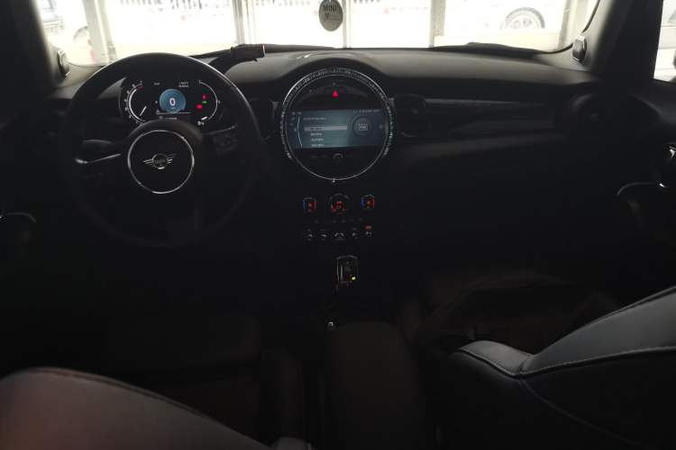 Used MINI 2022 Updated 1.5T COOPER Classic Edition Five-Door Version