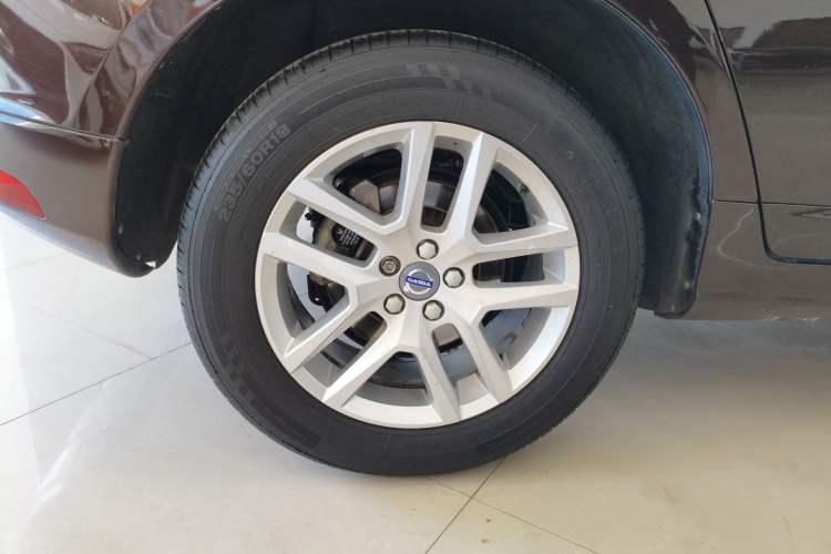 Used Volvo XC60 2017 T5 AWD Smart Upgrade Model
