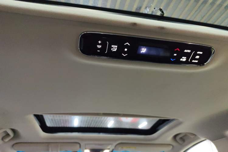 Used Honda Elysion 2016 2.4L Supreme Edition Headliner