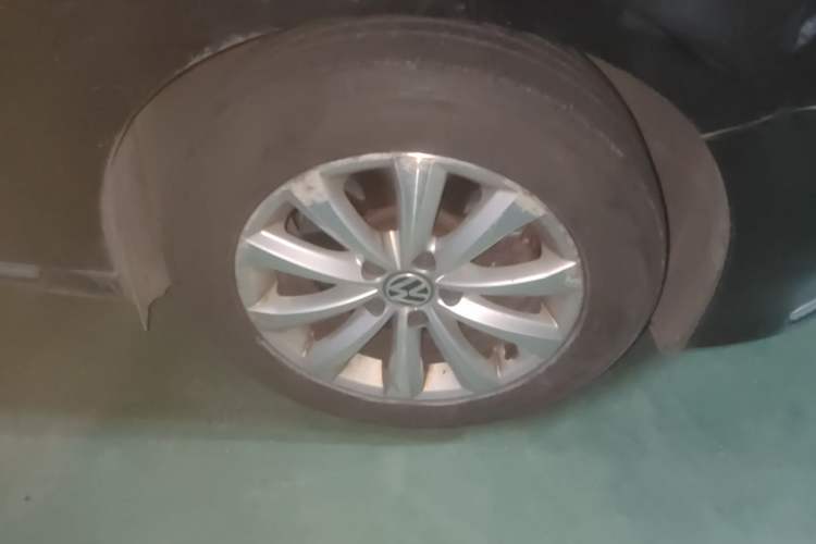 Used Volkswagen Magotan 2015 1.8TSI Advanced Model Right Front Wheel Hub