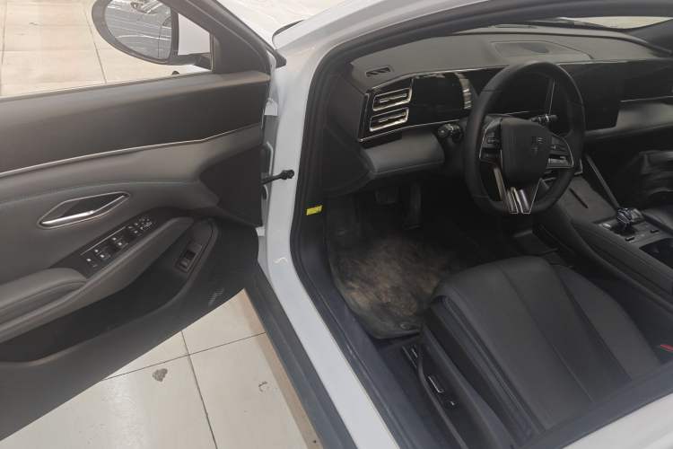 Used BYD Qin L 2024 DM-i 120KM Leading Model Driver Seat