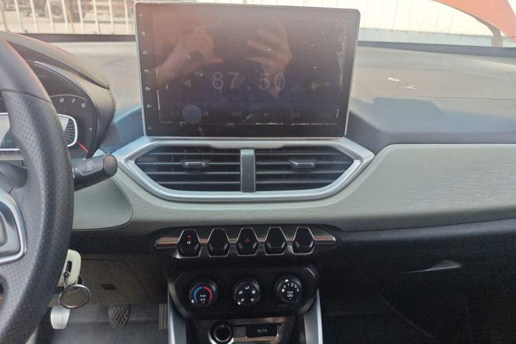 Used Baojun 510 2017 1.5L manual Comfort trim