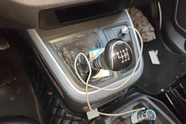 Used Jinbei Hiace King 2021 2.0L City Transport King Series Express Model Standard Top 6-Seater 1TZS