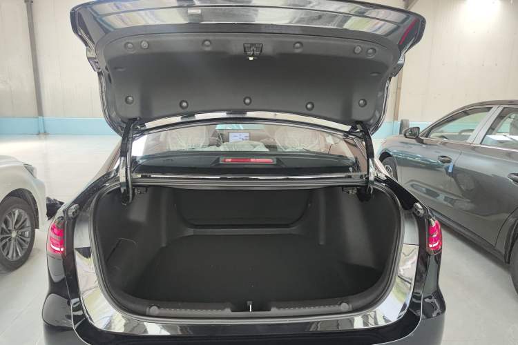 Used Geely Galaxy Stellar 6 2026 Model 60km Free-Style Edition Trunk