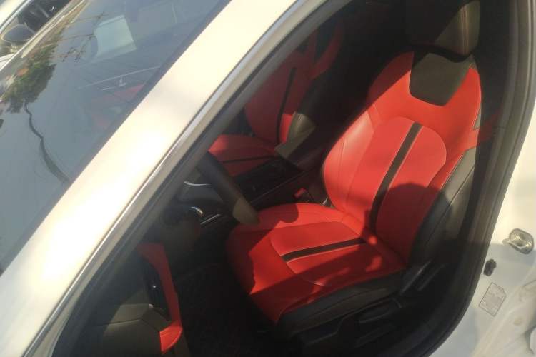 Used Dongfeng Aeolus Yixuan 2020 230T Automatic Dazzle Track Rider Edition
