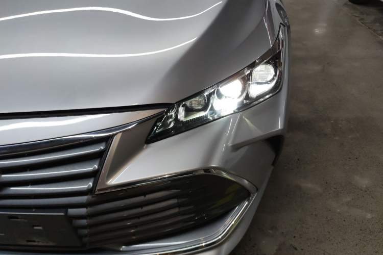 Used Toyota Avalon 2019 Dual-Engine 2.5L Luxury Edition China VI Standard