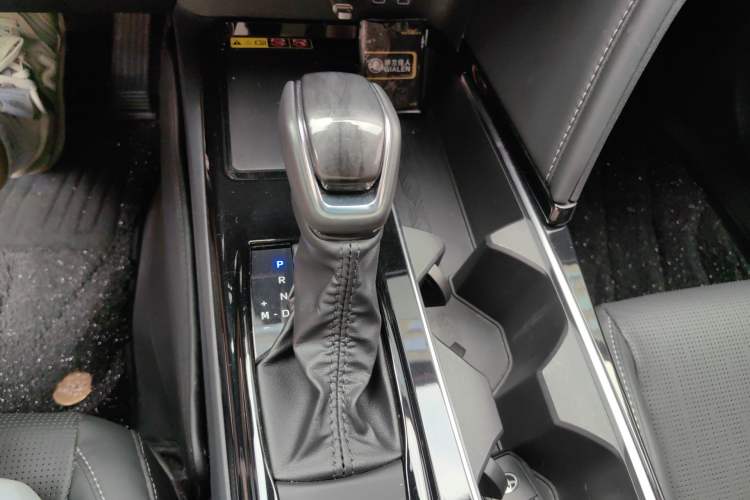 Used Toyota Camry 2024 2.0G Prestige Edition Gear Lever