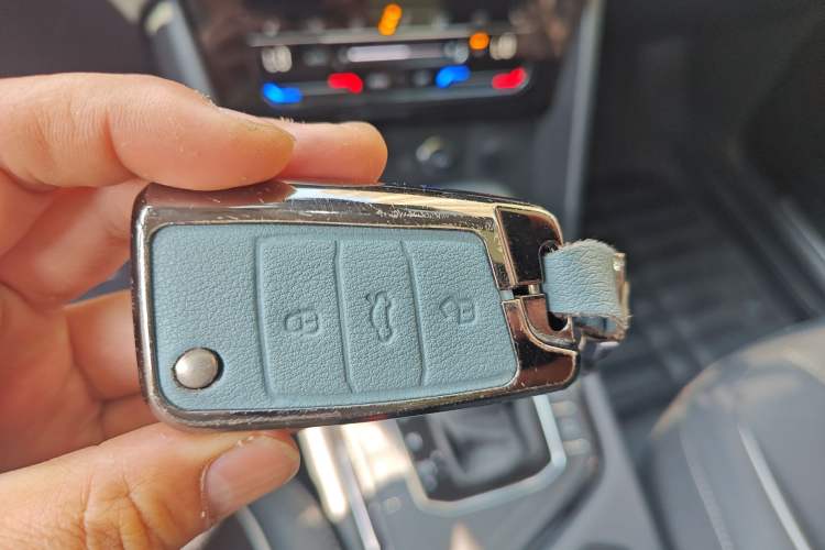 Used Volkswagen Tiguan L 2023 Restyled 330TSI Automatic Two-Wheel Drive R-Line Enhanced Comfort Version Vehicle Key