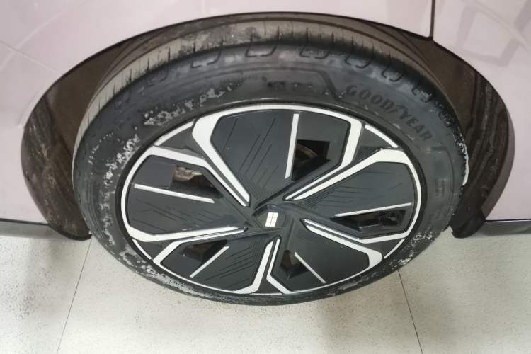 Used Geely Galaxy E8 2024 665 km Range Rear-Drive Starship Long-Range Version
