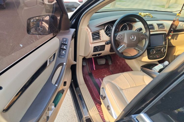 Used Mercedes-Benz R-Class 2017 R 320 4MATIC Business Edition Prestige Model
