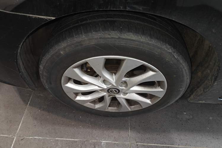 Used Nissan Sylphy 2019 Classic 1.6 XL Manual Luxury Edition Exterior 4