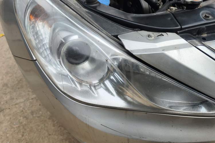 Used Hyundai Sonata 2011 2.0L Automatic Luxury Edition Right Front Headlight
