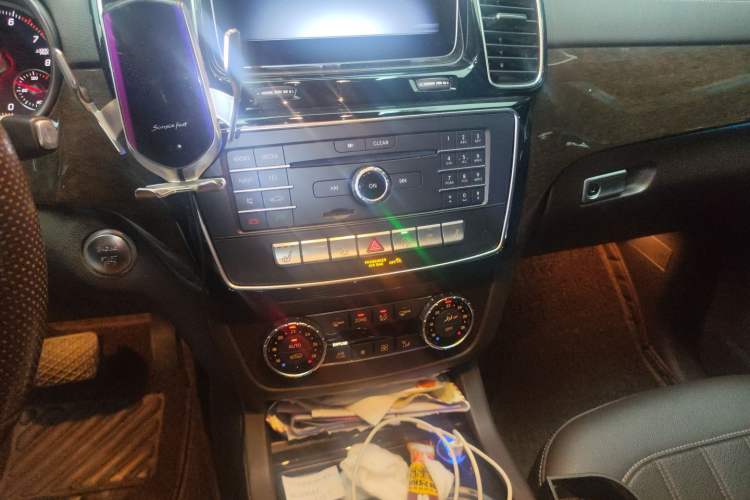 Used Mercedes-Benz GLS 2018 Refreshed GLS 400 4MATIC Dynamic Edition Audio And AC Panel