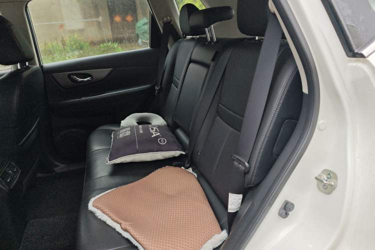 Used Nissan X-Trail 2015 2.0L CVT Comfort MAX Edition 2WD Left Rear Seat