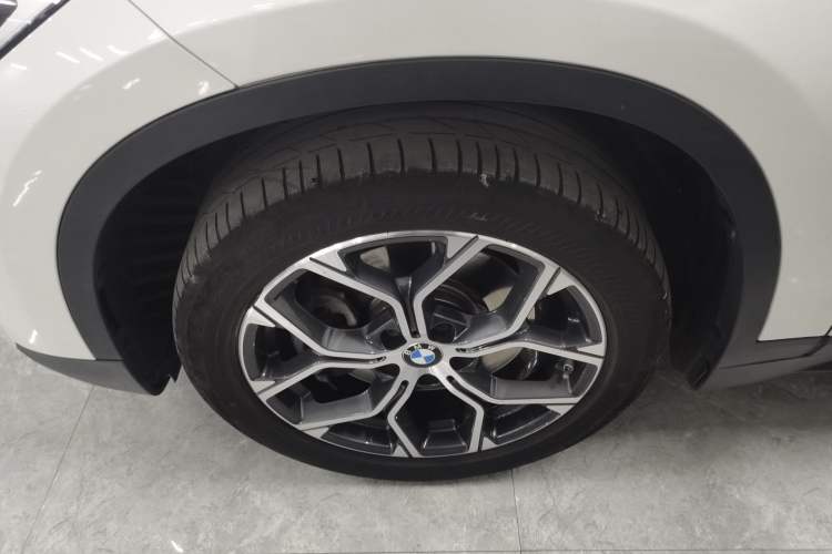 Used BMW X1 2021 Restyled sDrive25Li Leading Edition Left Front Wheel Hub