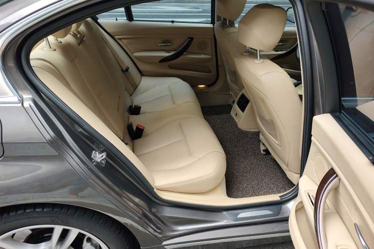 Used BMW 3 Series 2013 328Li Luxury Design Package Left Rear Seat