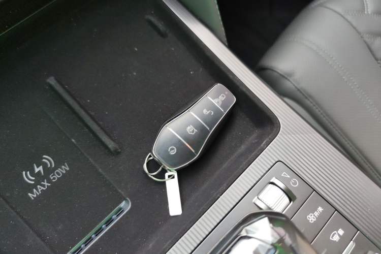 Used BYD Song L DM-i 2025 Intelligent Driving Version 160 km Beyond-Range Type