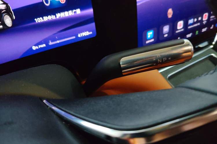 Used Hima AITO M8 2025 Extended-Range Max+ Version 53.4 kWh 6-Seater Edition
