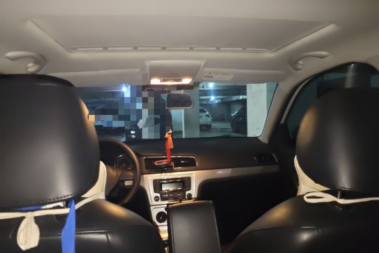 Used Volkswagen Gran Lavida 2013 1.6L Automatic Comfort Model Headliner