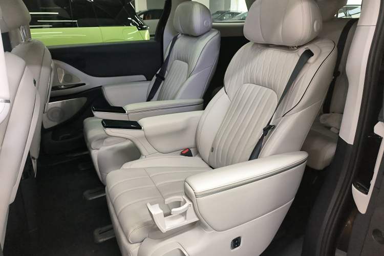 Used VOYAH Dream 2025 PHEV Four-Wheel-Drive Flagship Kunpeng Edition