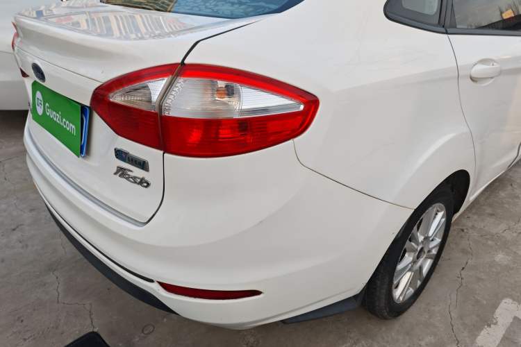 Used Ford Fiesta 2013 Sedan 1.5L Automatic Fashion Edition