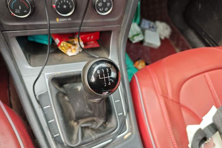 Used Volkswagen Golf 2016 1.6L Manual Fashion Edition Gear Lever