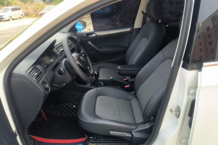 Used Volkswagen Santana 2018 1.5L Manual Comfort Edition Left Front Seat