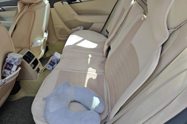 Used Volkswagen Magotan 2012 1.8TSI Luxury Model Left Rear Seat