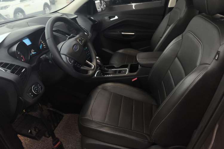 Used Ford Kuga 2018 EcoBoost 180 Two-Wheel-Drive Platinum Edition
