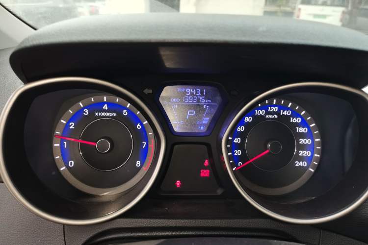 Used Hyundai Elantra (5th Generation / Langdong) 2012 1.6L Automatic Fashion Edition