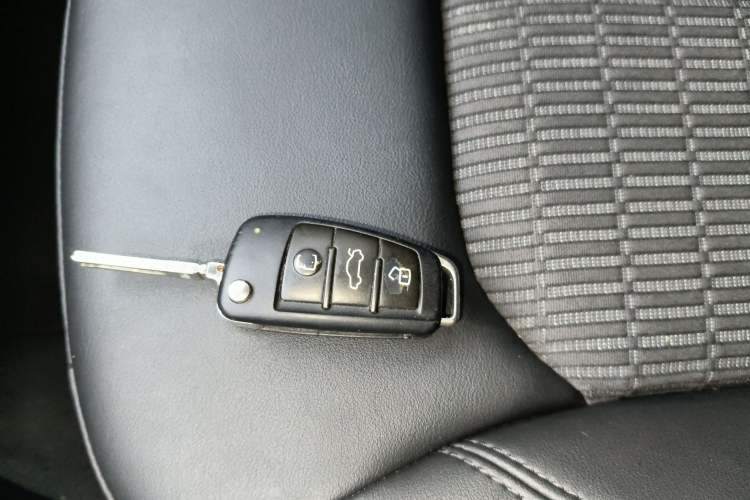 Used Audi A3 2014 Limousine 40 TFSI S line Comfort Model