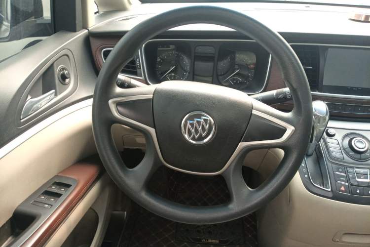 Used Buick GL8 2014 2.4L CT Luxury Business Comfort Edition
