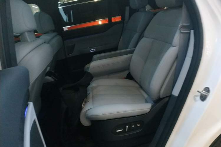 Used Nio ES8 2024 75 kWh Left Rear Seat