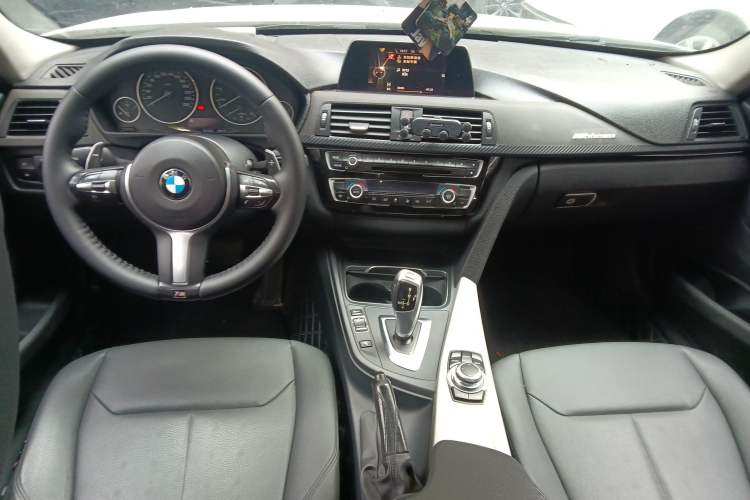 Used BMW 3 Series 2016 320Li Fashion Model Center Console