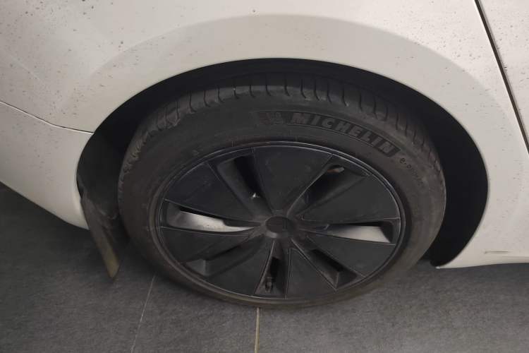 Used Tesla Model 3 2023 Long-Range All-Wheel-Drive Version