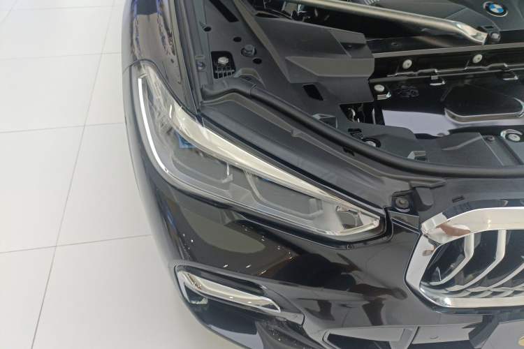 Used BMW X5 2022 xDrive 30Li Luxury M Sport Package
