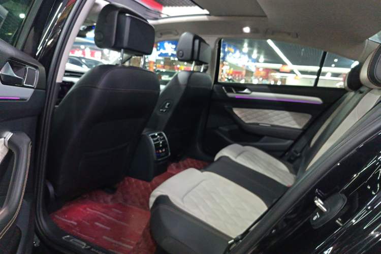 Used Volkswagen Magotan 2023 2 Million Units Limited Edition 330TSI DSG Leading Version Left Rear Seat