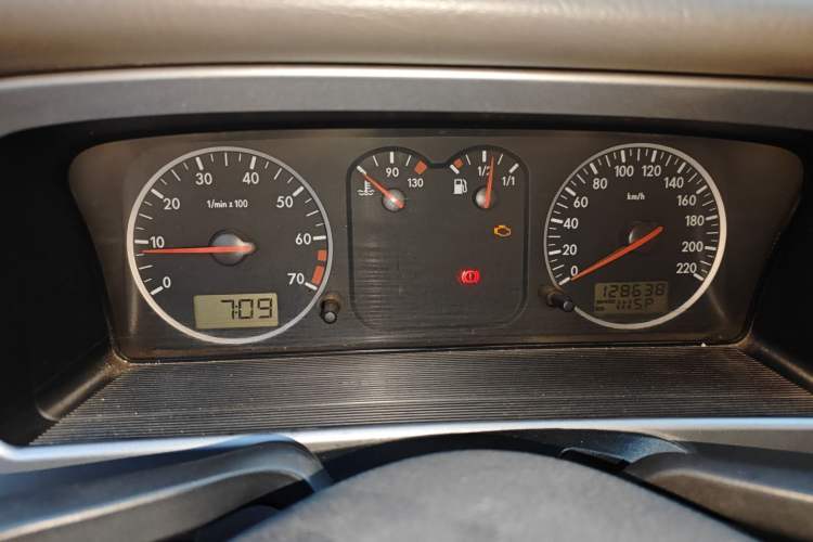 Used Volkswagen Santana Vista 2008 1.8L Manual Comfort Edition Instrument Cluster