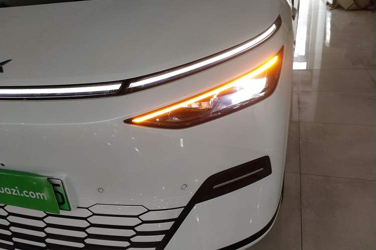 Used XPeng X9 2025 740 Ultra-Long Range Max
