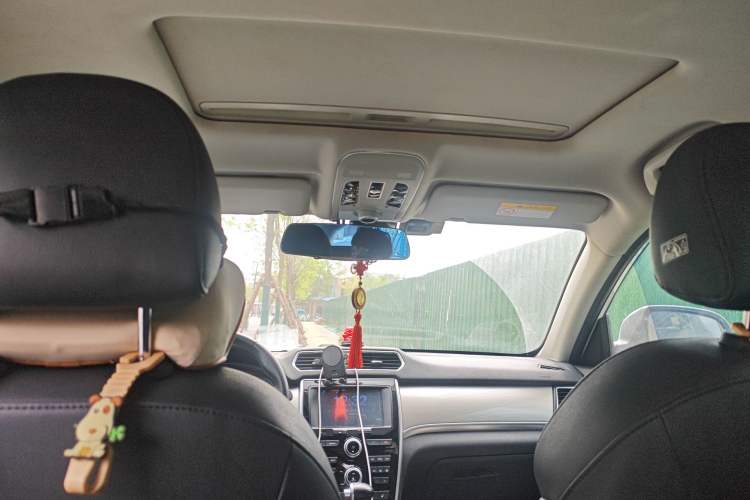 Used Haval H2 2016 Red-Label 1.5T Automatic Two-Wheel Drive Luxury Model Headliner