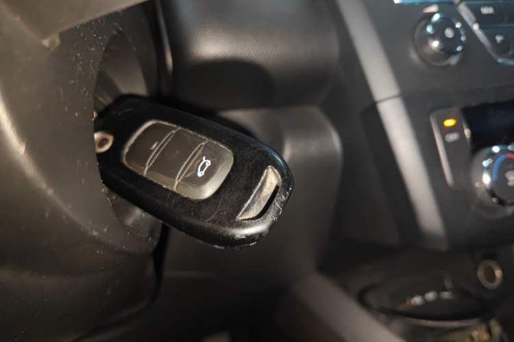 Used Renault Kadjar 2017 2.0L Two-Wheel Drive Comfort Edition Vehicle Key