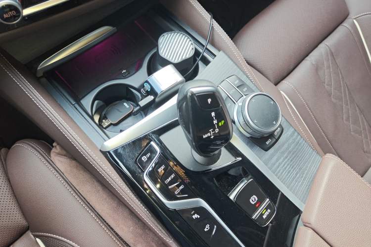 Used BMW 5 Series 2021 530Li Luxury Edition M Sport Package Gear Lever