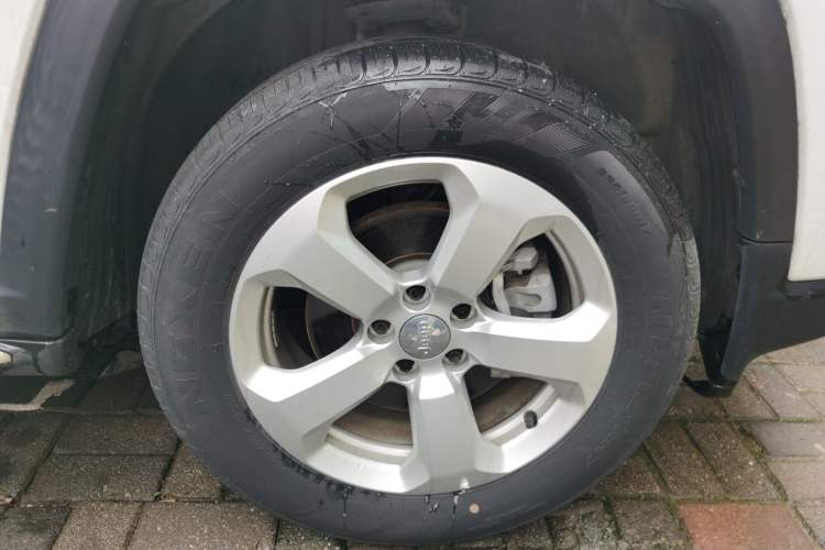 Used Jeep Compass 2020 220T Automatic Leading Edition
