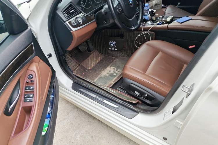 Used BMW 5 Series 2017 525Li Leading Model
