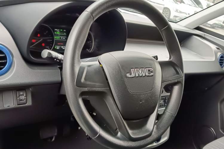 Used JMC E-Roadrunner 2023 E630 Van Deluxe Edition 41.86 kWh