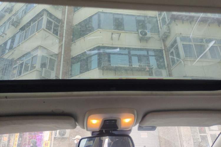 Used Volvo S60 2014 S60L 2.0T Zhiyuan Edition
