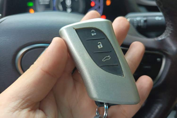 Used Lexus ES 2018 300h Premier Edition China VI Standard
