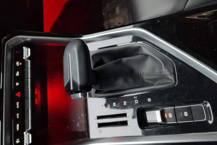 Used Wuling Asta 2021 1.5T CVT Star曜 Edition Gear Lever