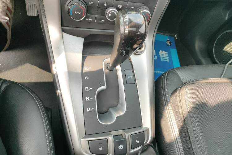 Used Chevrolet Captiva 2014 2.4L 4x4 Flagship Edition 7 Seats Gear Lever
