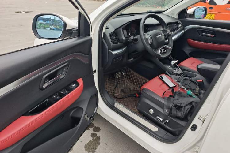 Used Haval H2s 2017 Red-Label 1.5T Dual-Clutch Luxury Model
